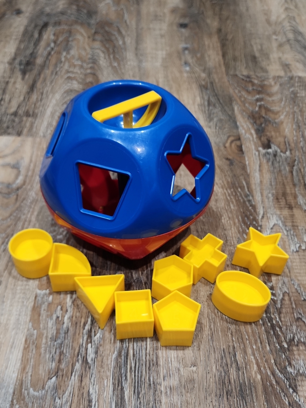 VINTAGE TUPPERWARE TOYS "SHAPE-O-TOY"